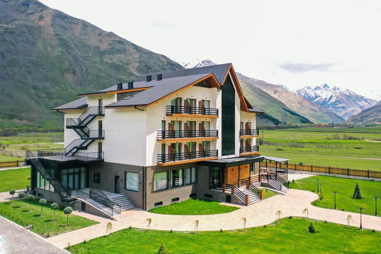 Suatis Resort Kazbegi ภายนอก รูปภาพ
