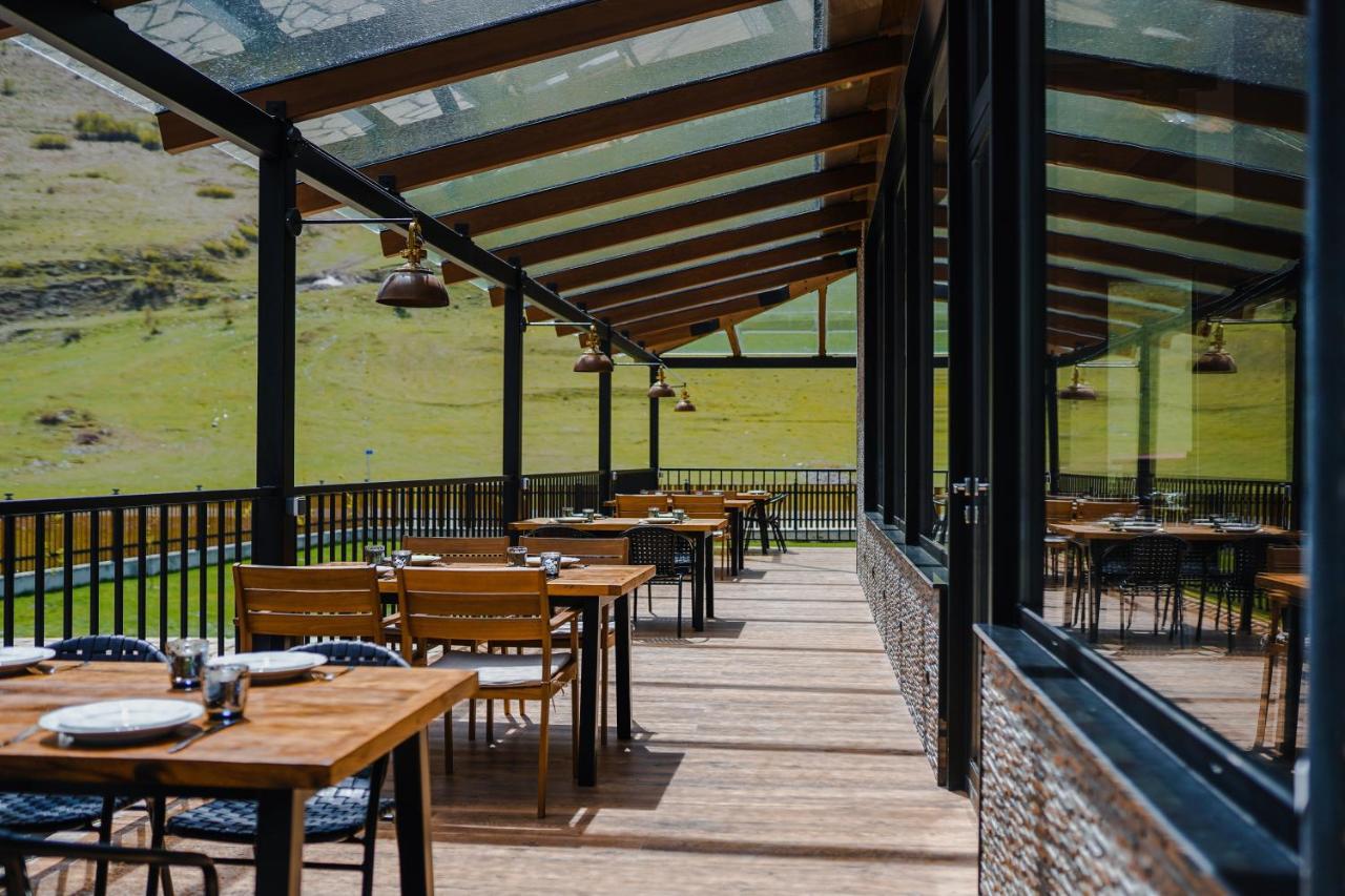 Suatis Resort Kazbegi ภายนอก รูปภาพ
