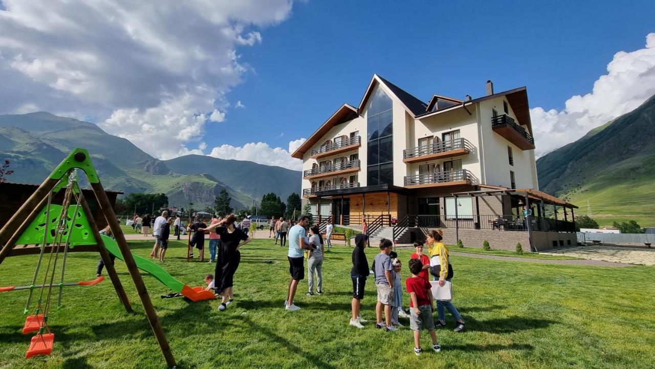 Suatis Resort Kazbegi ภายนอก รูปภาพ